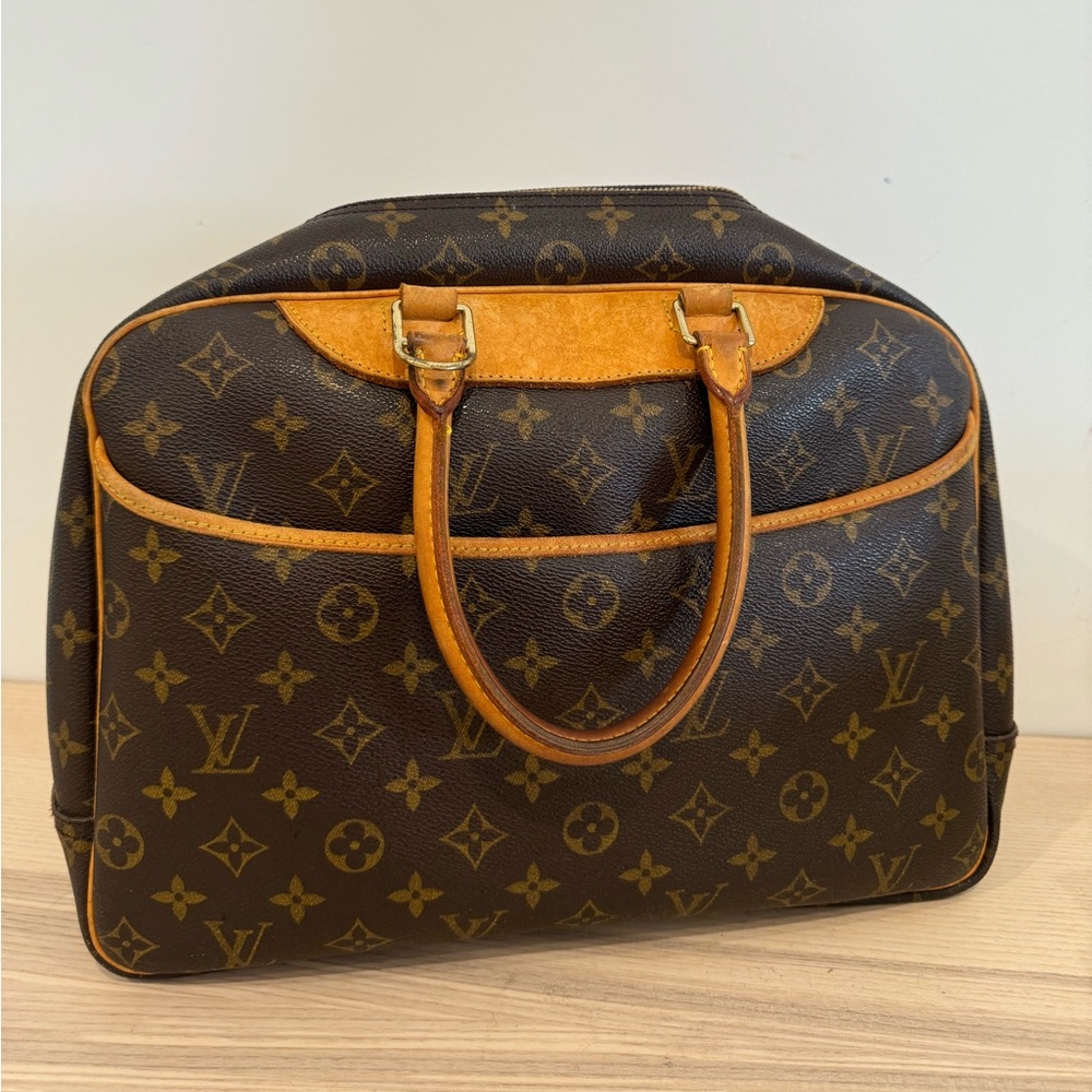 ✨Authentic Louis Vuitton Deauville ✨